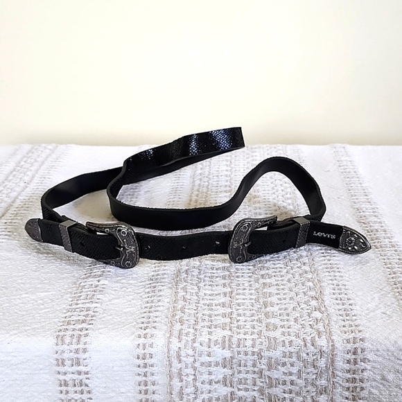 Levis double buckle genuine leather black belt, steer floral silver metal buckle - Picture 1 of 10
